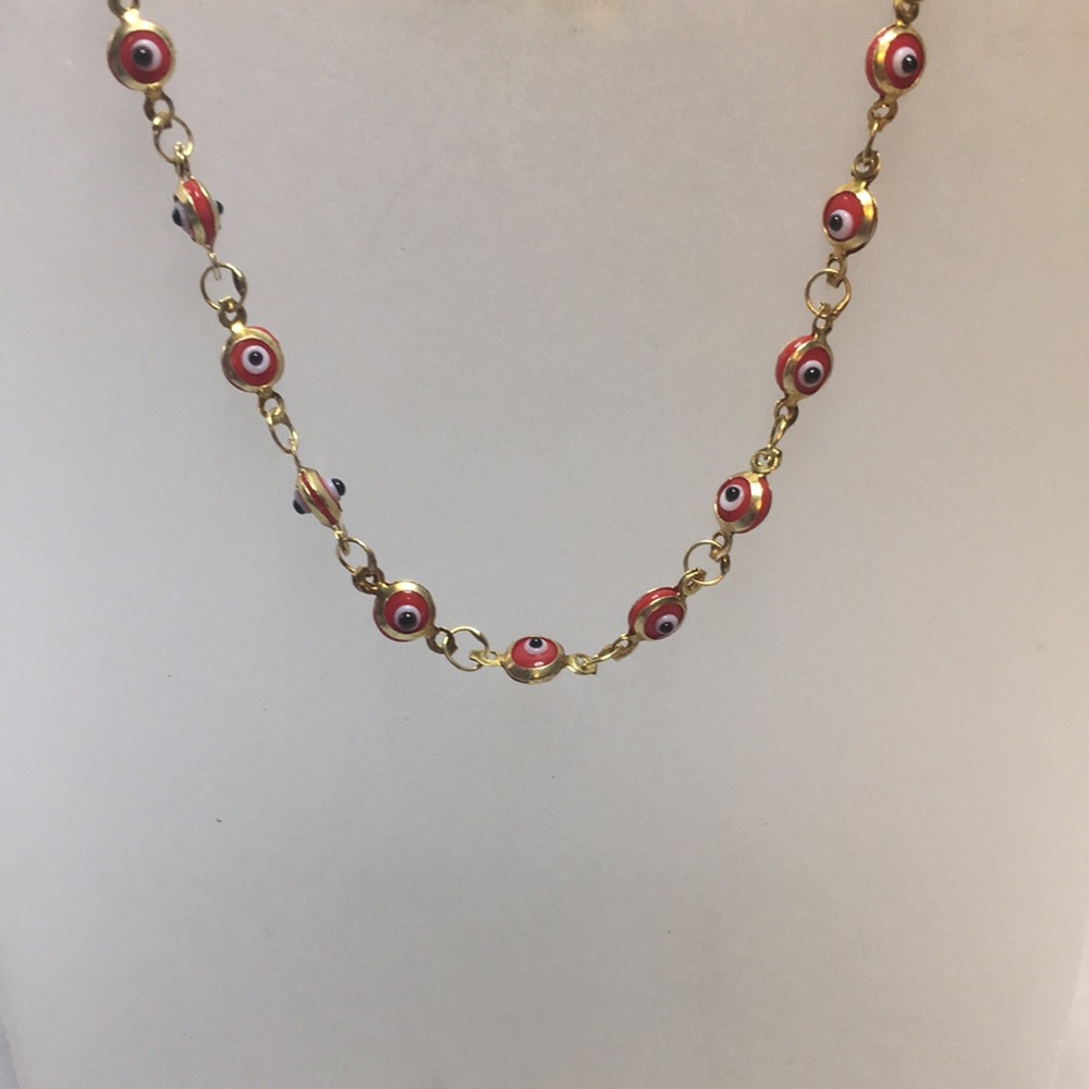 Red Enamel Good Luck Eye set in gold metal Bead Bracelet. NWT